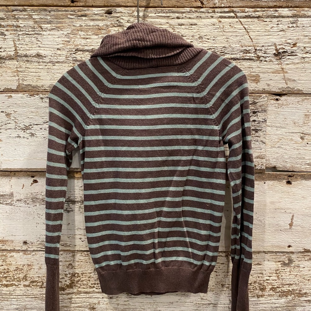 Sweater - Picture 2 of 3